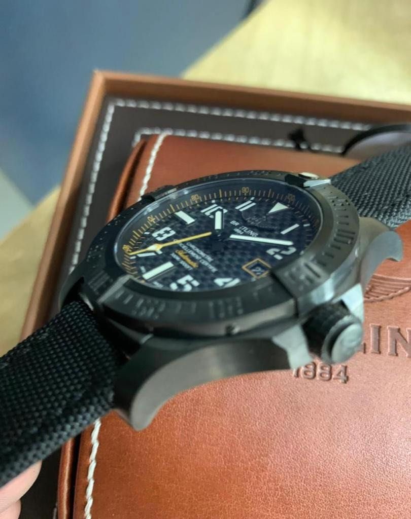 Breitling avenger seawolf code yellow hotsell
