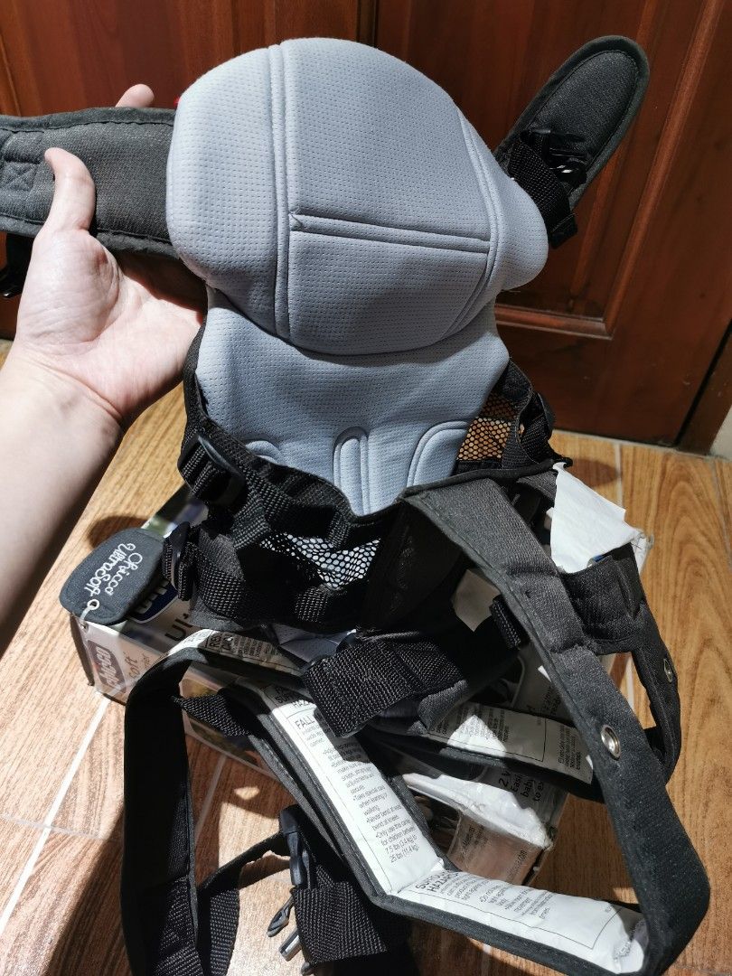 Chicco Ultra Soft Infant Carrier (Category: Carriers & Slings) located in Paranaque City. Submitted by avec21 (Listing ID 1267531025, Image 3). Description: RFS: Decluttering Condition 9/10. Bought from the US. Used 3x only. Shipping c/o buyer. Pick-up / Meet-up Location: BGC or Alabang.
