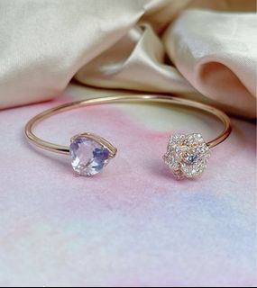 Clearance Heart with Camilla flower gemstones open bangle