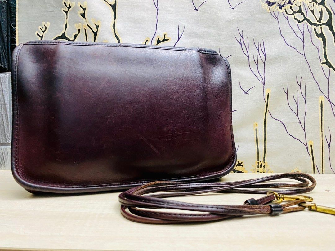 SALE Coach vintage USA clutch slingbag Men s Fashion Bags