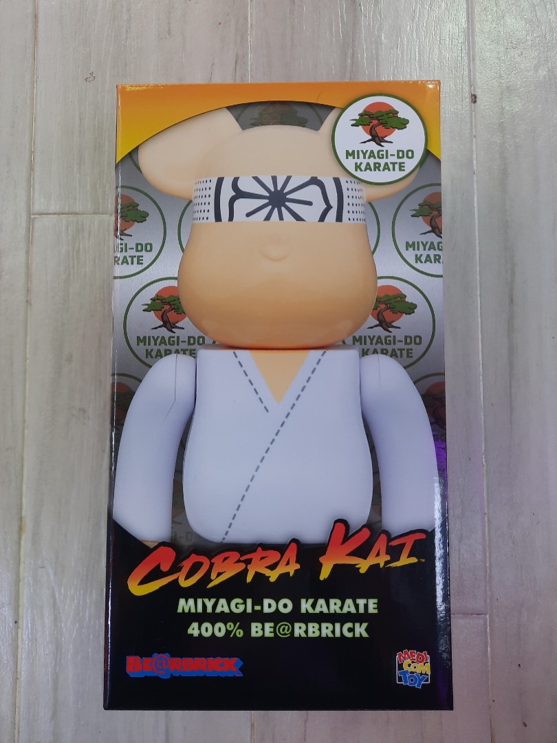 Cobra Kai Miyagi-Do Karate 400% Bearbrick, 興趣及遊戲, 玩具& 遊戲