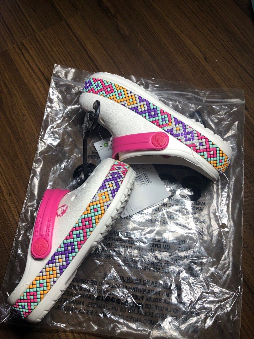 Crocs online band gallery