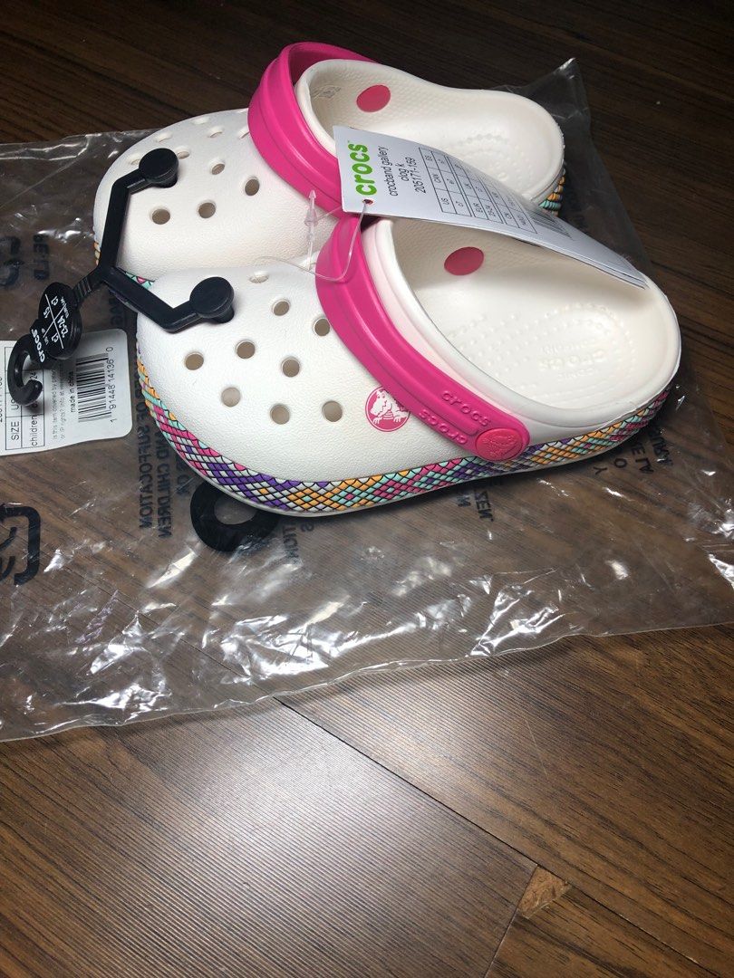 Crocs store band gallery