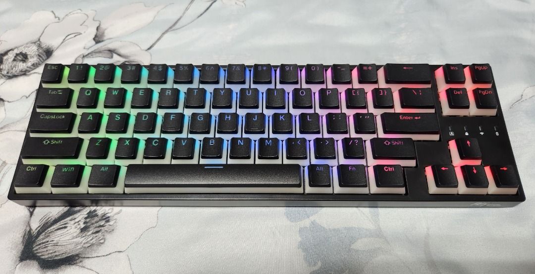 Customised Royal Kludge RK68 Plus RGB Trimode (Bluetooth/2.4G/Wired