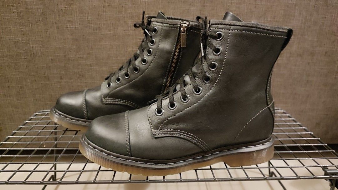 Dr martens hotsell side zipper