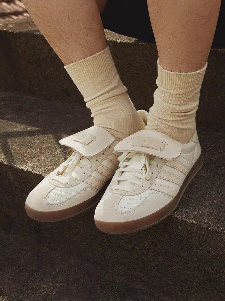 Tan discount adidas gazelle