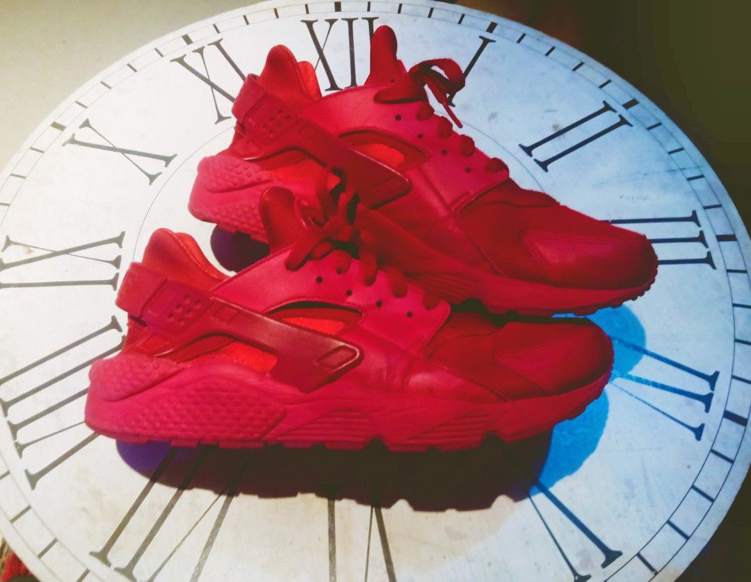Triple red on sale huarache for sale