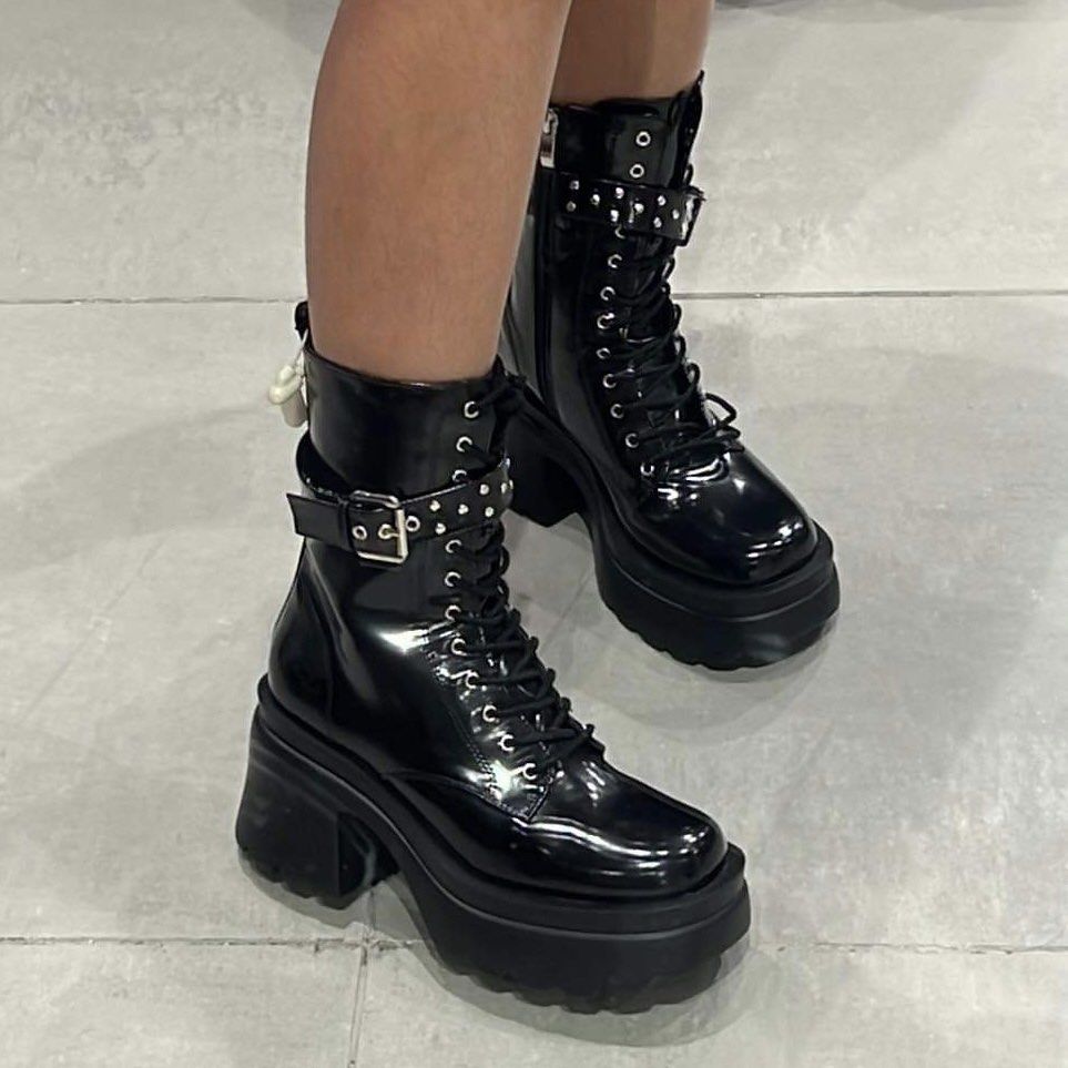 Forever21 boots size us9 (Category: Boots) located in Pasig City. Submitted by nichiatch (Listing ID 1267422614, Image 2). Description: Forever 21 boots Size us9 • one time lang nagamit • bought 2 weeks ago Rfs: di sanay sa paheels na boots Bought for 2900+ Price: 2500.