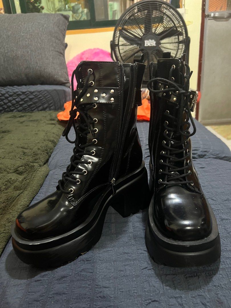 Forever21 boots size us9 (Category: Boots) located in Pasig City. Submitted by nichiatch (Listing ID 1267422614, Image 1). Description: Forever 21 boots Size us9 • one time lang nagamit • bought 2 weeks ago Rfs: di sanay sa paheels na boots Bought for 2900+ Price: 2500.