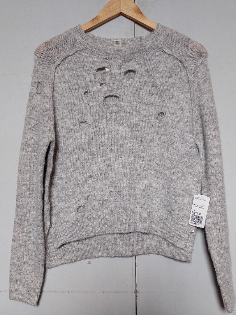 Forever 21 ripped sweater top