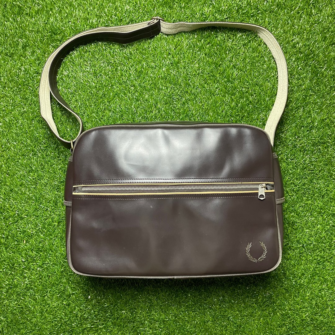 Fred Perry Leather Messenger Bag, Fesyen Pria, Tas & Dompet , Tas