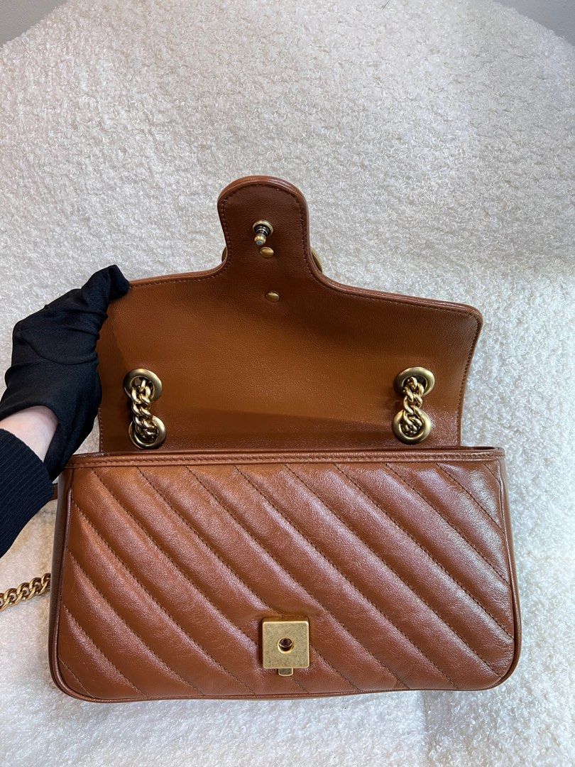 Gg marmont leather pouch hot sale