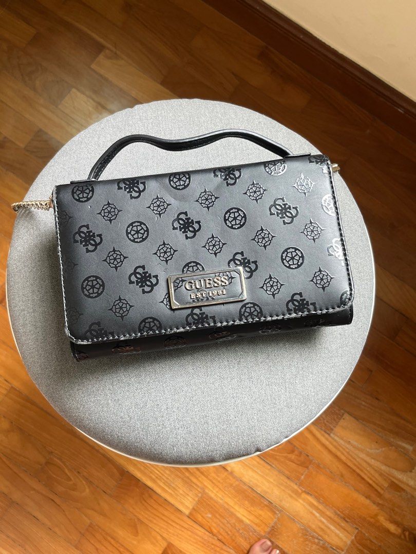 guess black sling bag