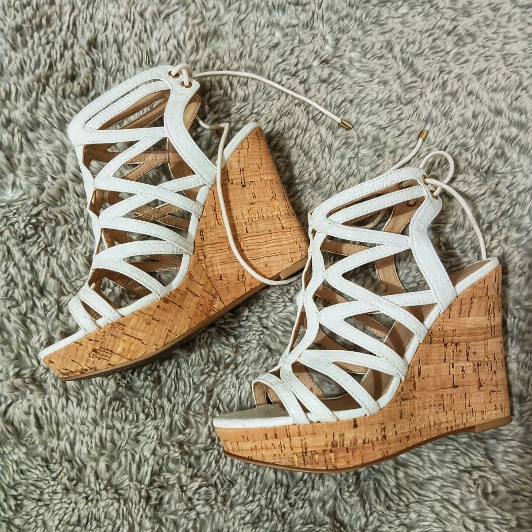 Guess huyana 2025 wedge sandal