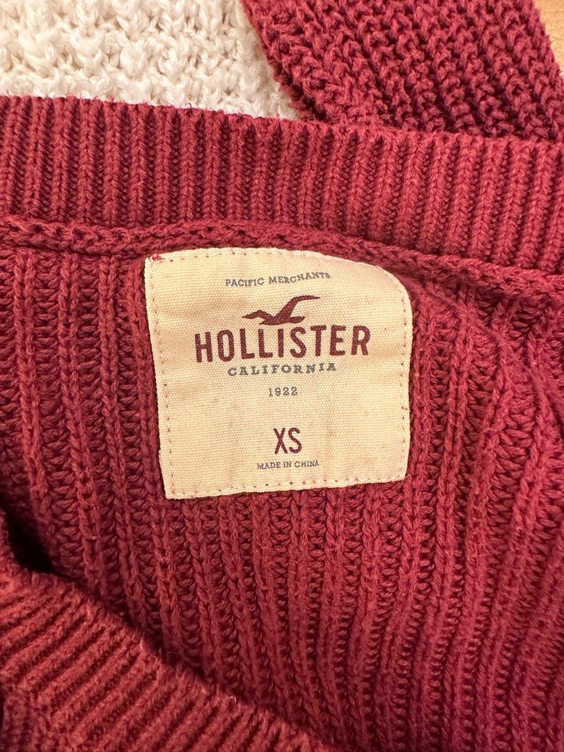 Hollister deals red sweater