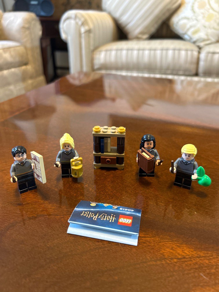 Lego Harry Potter Minifigure Exclusive Bundle Set (40500 + 40419)
