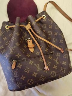 Mahina leather handbag Louis Vuitton Beige in Leather - 38509746