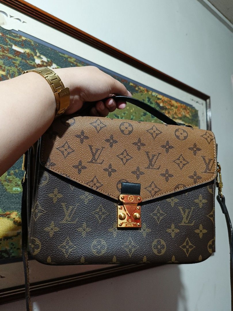 Authentic Louis Vuitton Monogram Metis Hobo Two Way Bag, Luxury, Bags &  Wallets on Carousell