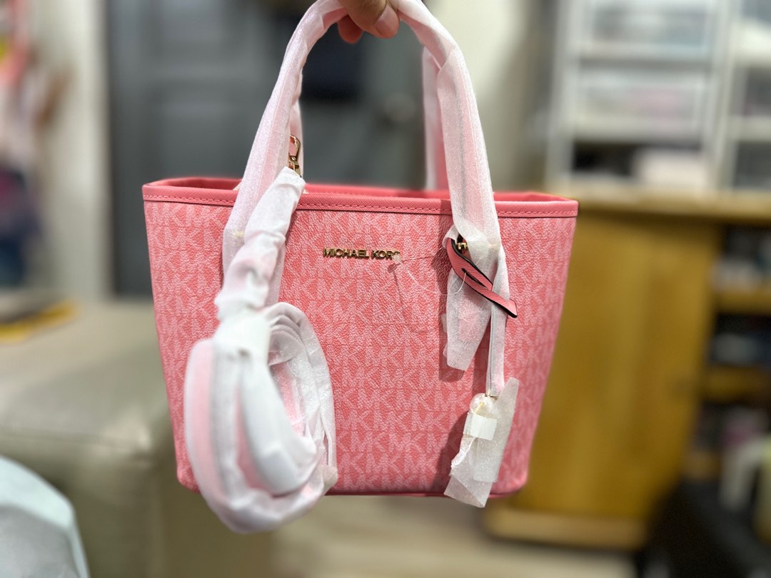 Michael kors tote jet set travel hot sale