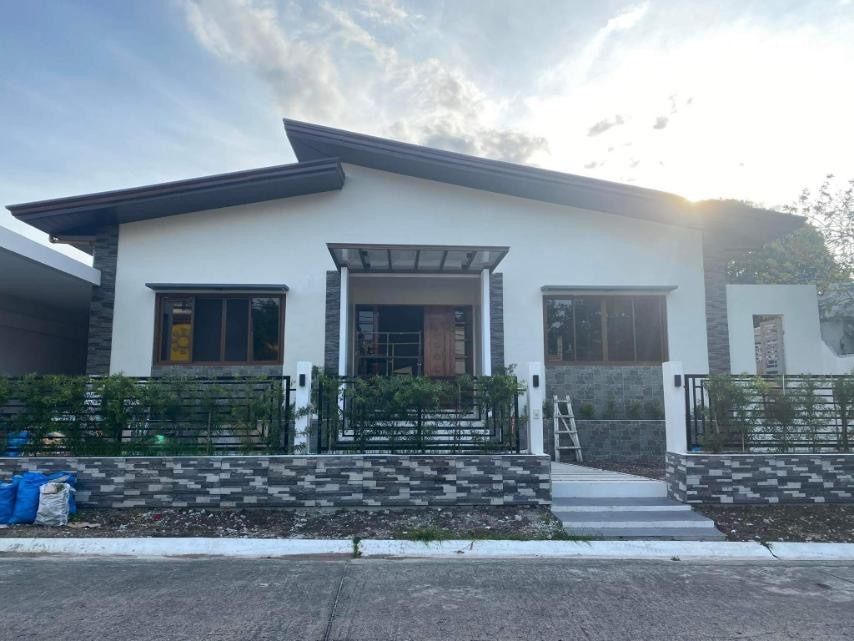 Modern Designed Bungalow for Rent in BF Homes, Paranaque City, Property