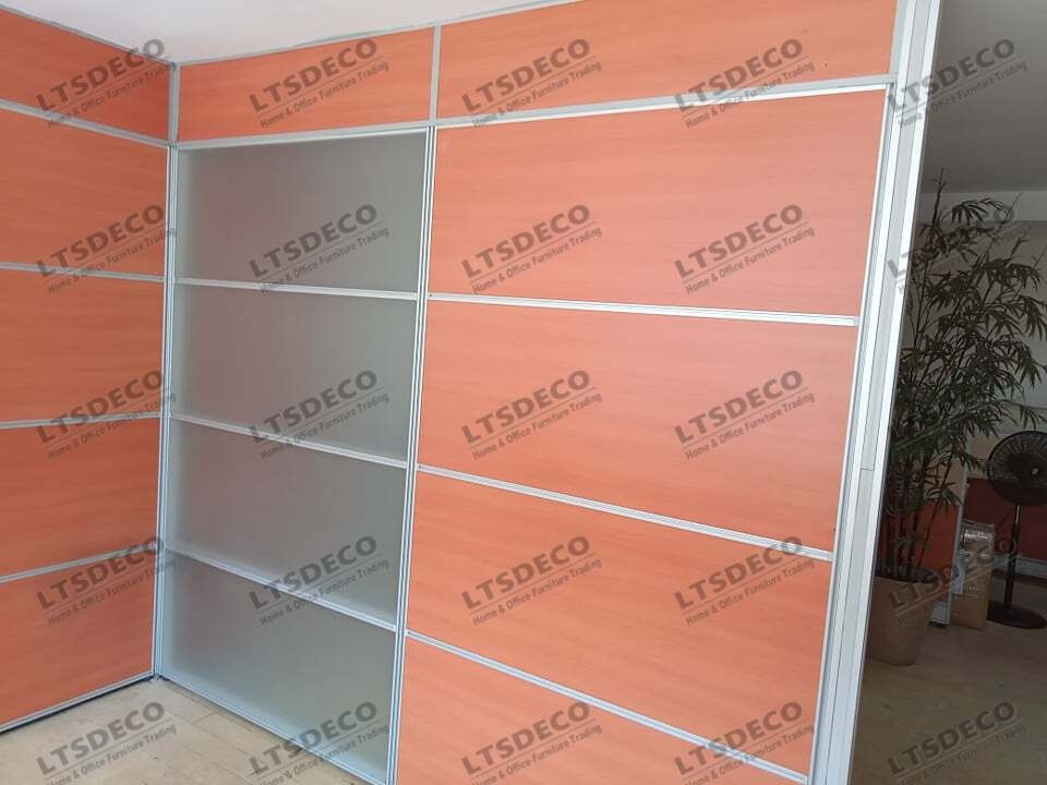 MODULAR PARTITION WITH GLASS OFFICE FURNITURE AND PARTITION, Furniture