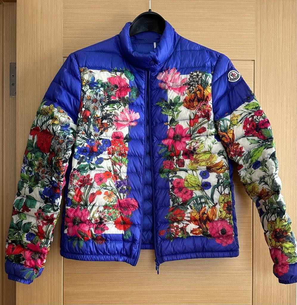 Moncler blue flower jacket size 4 S M 90 down 10 feather
