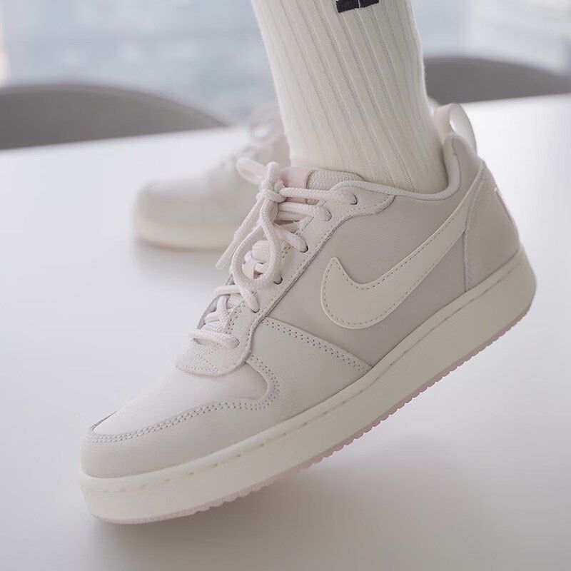 Women's nike clearance court borough low