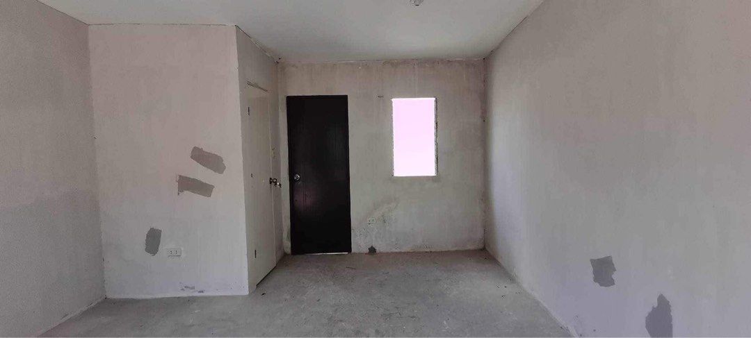 Pasalo (Category: House & Lot) located in Quezon City. Submitted by jessiegt (Listing ID 1267496535, Image 3). Description: Pasalo Phase 2, Lumina Homes, Tanza, Cavite ✅22sqm floor area ✅36sqm lot area ✅updated po ang hulog sa pagibig ✅malapit po sa talipapa, schools and mall(vista mall, sm tanza) ✅1 ride papunta PITX ✅kayo po unang titira P5,403 monthly amortization 5 years and 5 months na lang remaining sa PagIBIG P400k cashout Sure buyer only,