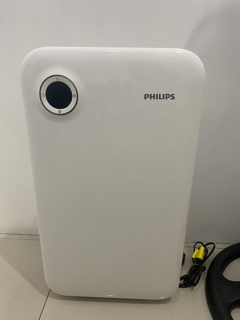 PHILIPS Air Purifier (Category: Air Purifiers & Dehumidifiers) located in Quezon City. Submitted by dveee (Listing ID 1267456665, Image 1). Description: Philips air purifier AC4014 Healthy air always General health Vita shield IPS Smart Sensor Vita shield purification filters out pollutants ultra fine particles, allergens, bacteria and viruses with size >0.02Microns 3 step fan speed 1/4/8 hours easy to set timer Smart sensor Color white 220-240 V