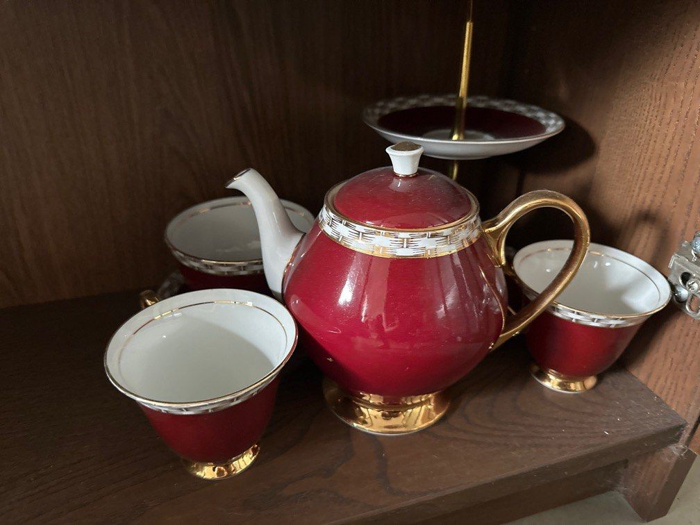 Red, white, gold Western Teapot Set, Furniture & Home Living