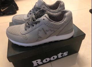 Roots真皮楓葉休閒鞋
