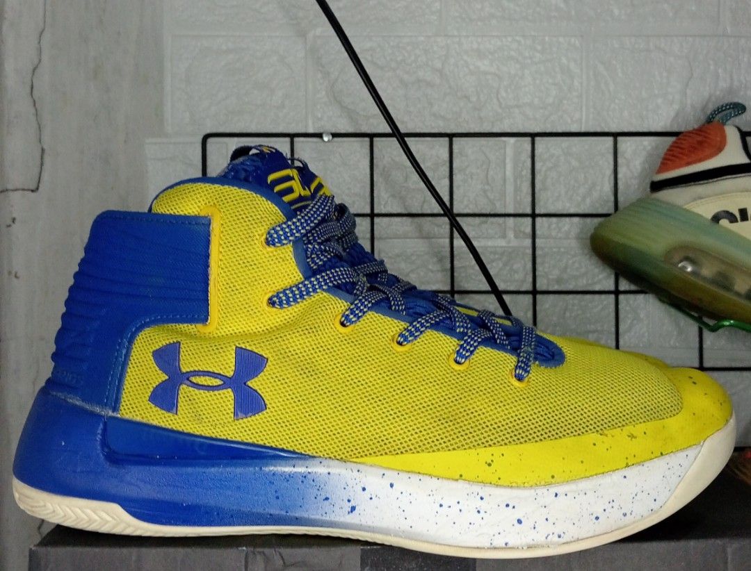 Sepatu basket under armour curry 3 top