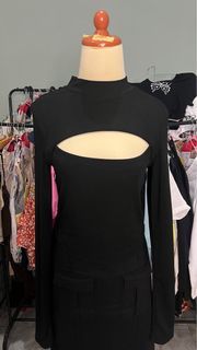 Shein Crop Lengan Panjang Rib Hitam