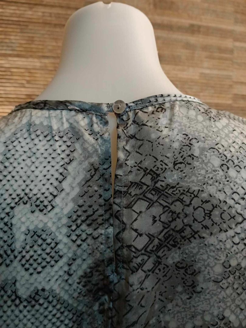 Silver and black snake print shinny long sleeve blouse, Women's Fashion ...