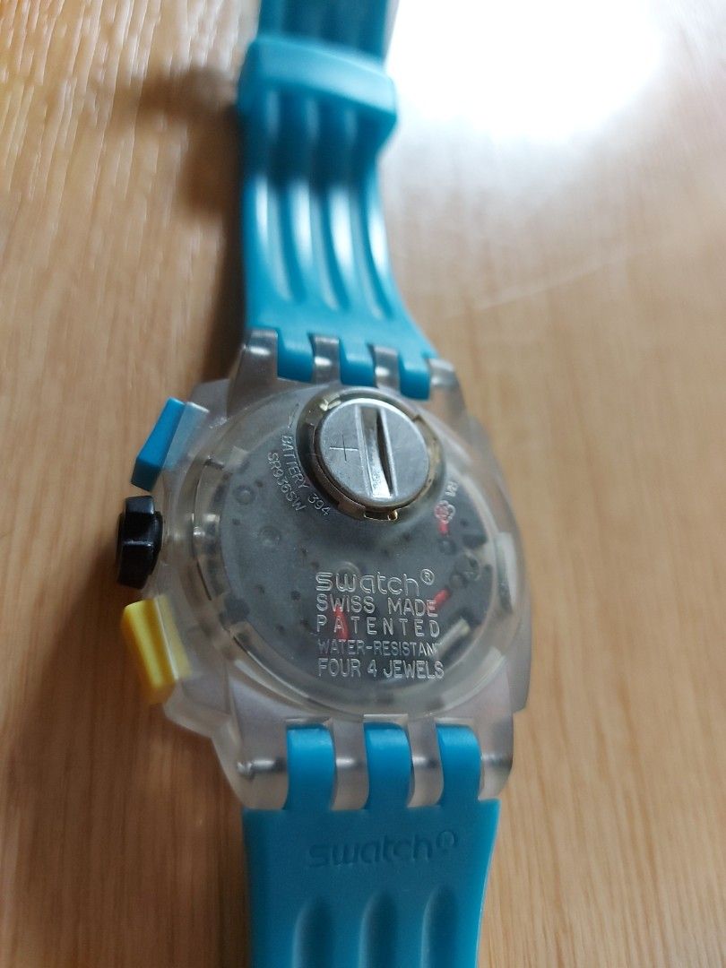 Swatch (Category: Men's Watches) located in Quezon City. Submitted by gidsfinds (Listing ID 1267382821, Image 3). Description: Authentic Swatch (Unsure model) Bought at TriNoma Php2,000 Issue: Need battery change LRT 2 Anonas Station meet or Lalamove/Grab Express (buyer shoulders SF) GCash, BPI, PNB e-payments accepted.