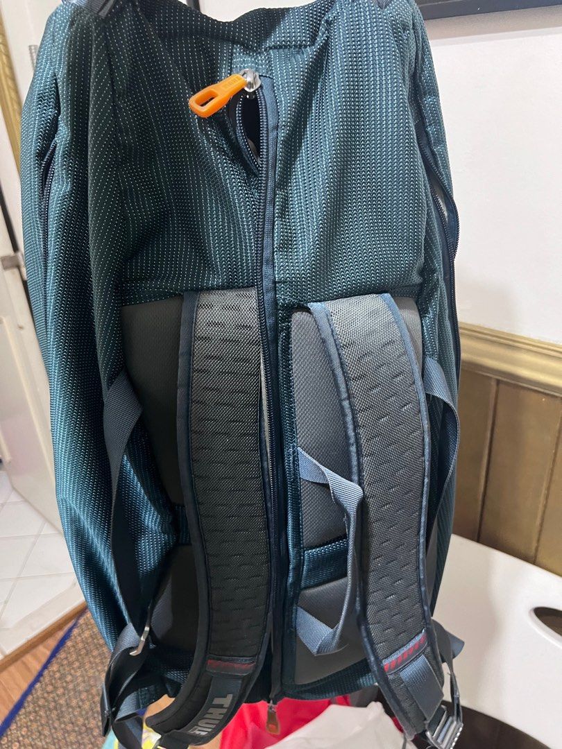 Thule back pack (Category: Backpacks) located in Quezon City. Submitted by martinalejandrino (Listing ID 1267495359, Image 2). Description: thule back pack with signs of usage. price is nego.