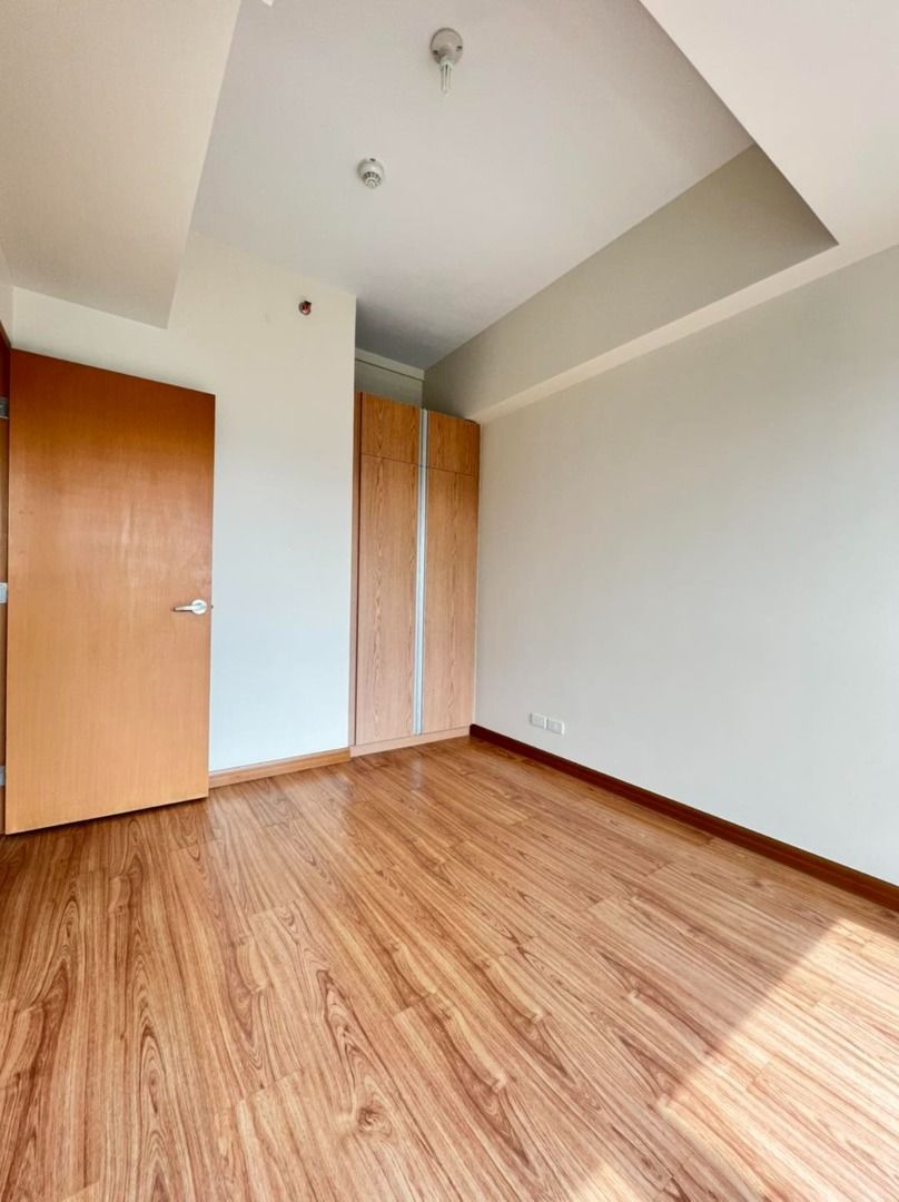 time square west rent to own rfo condo in bgc near st lukes grand hyatt