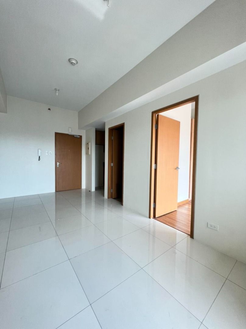 time square west rent to own rfo condo in bgc near st lukes grand hyatt