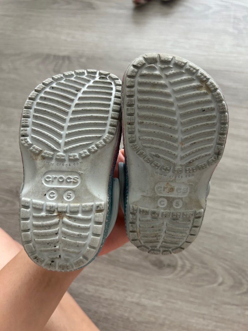 Size 5 crocs shoes discount