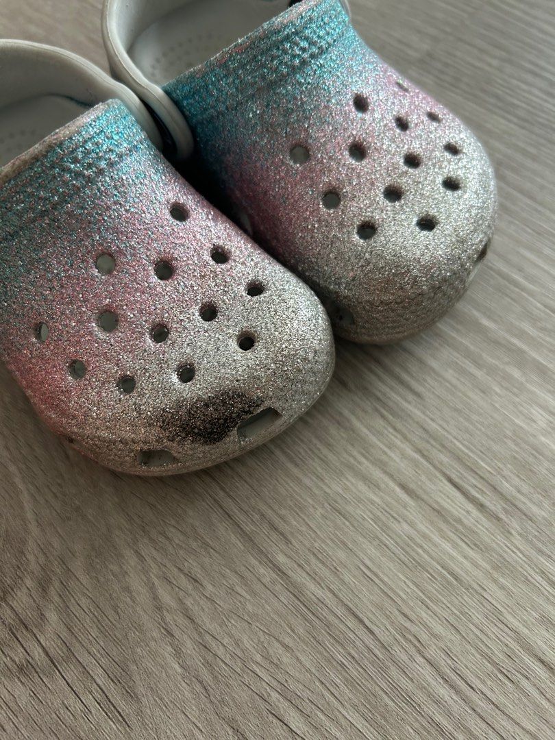 Size 5 crocs clearance shoes