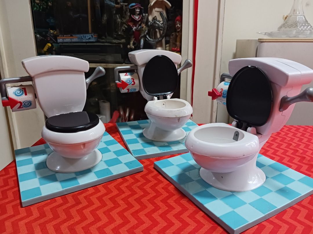 Toilet Bowl with Flushing Sounds, Hobbies & Toys, Memorabilia ...