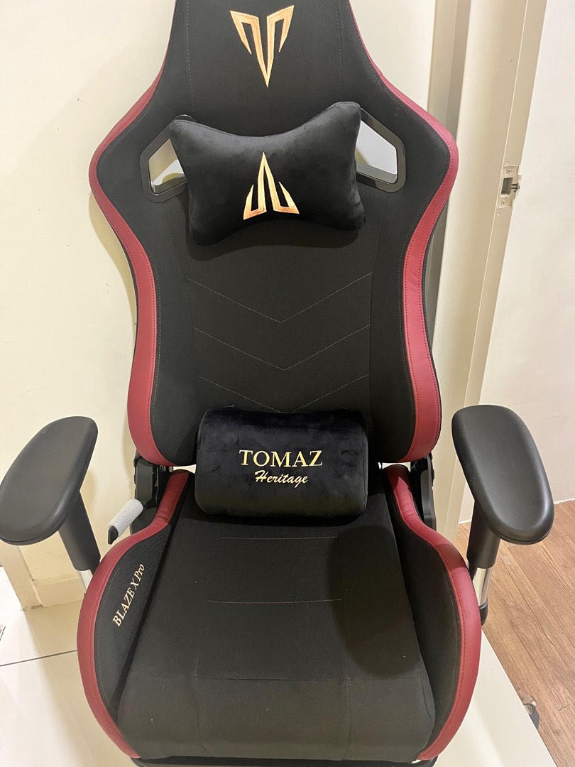 Tomaz Gaming Chair, Furniture & Home Living, Furniture, Chairs on Carousell