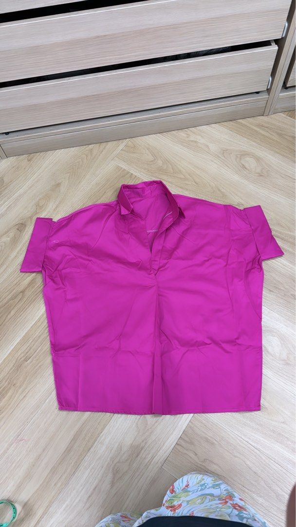 Top Batwing (Category: Blouses) located in Singapore. Submitted by fancyfairy (Listing ID 1267435921, Image 2). Description: .