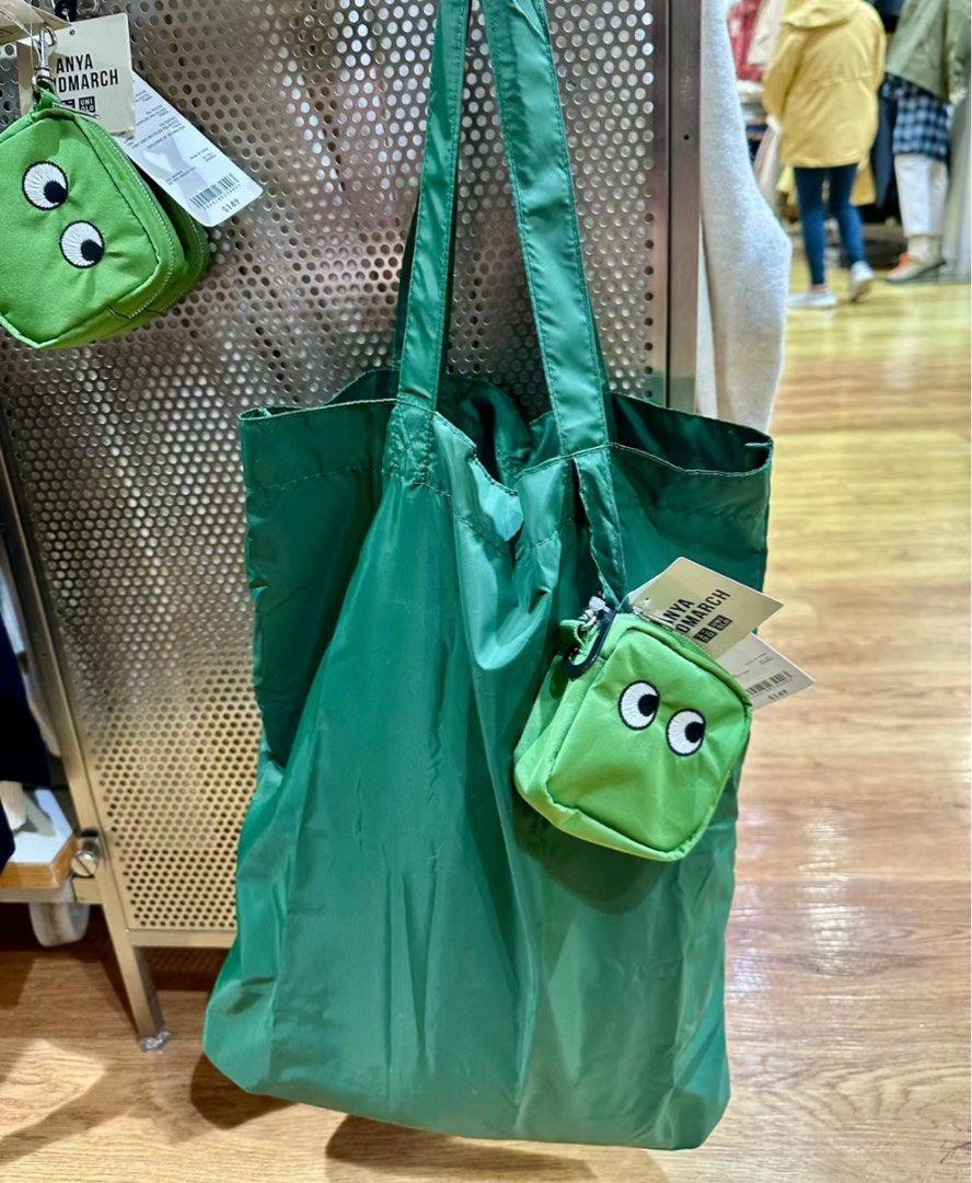 Uniqlo x Anya Hindmarch tote bag Black/Green, 名牌, 手袋及銀包