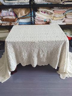 Vintage Lace 10 seater Table Cloth
