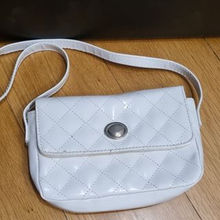 White sling bags online hot sale