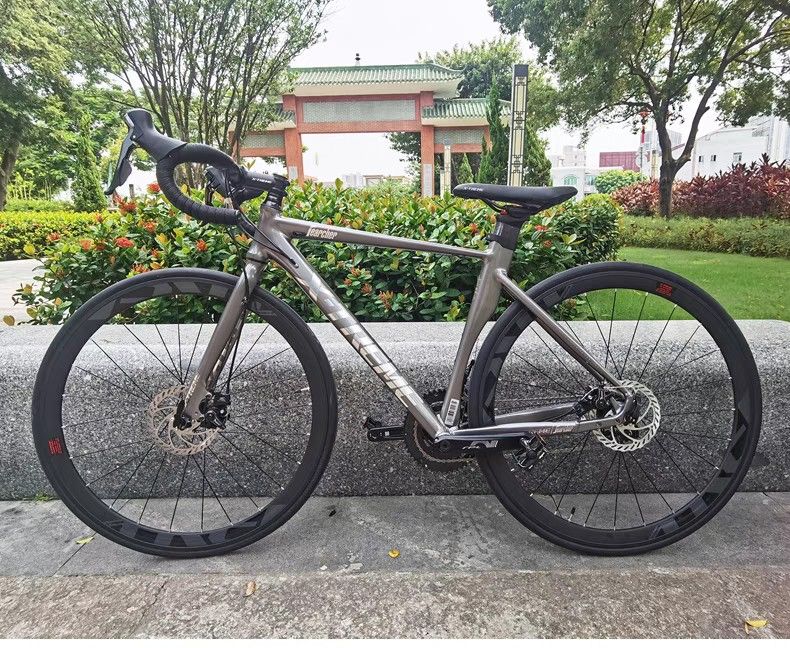 XTREME x Shimano Claris 16 Speed Lightweight Aero Road Bike Disc Brake Aluminium Alloy Race Bicycle