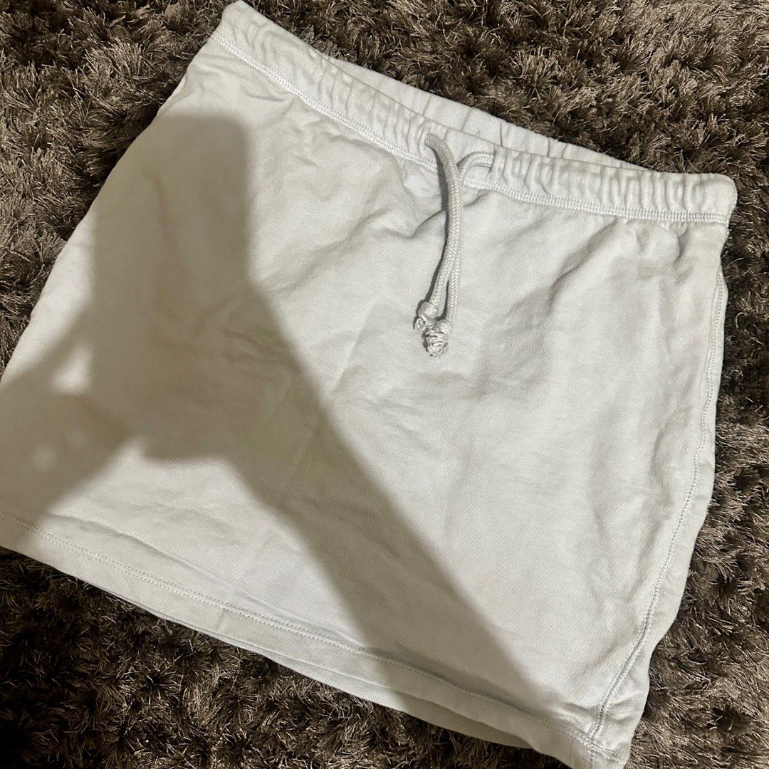 Zara Athletic Mini Skirt in Light Blue (Category: Skirts) located in Quezon City. Submitted by trapmoneybubble_z (Listing ID 1267540450, Image 3). Description: Zara Athletic Mini Skirt in Light Blue or Zara Jogger type Skirt. Used around 4x only .