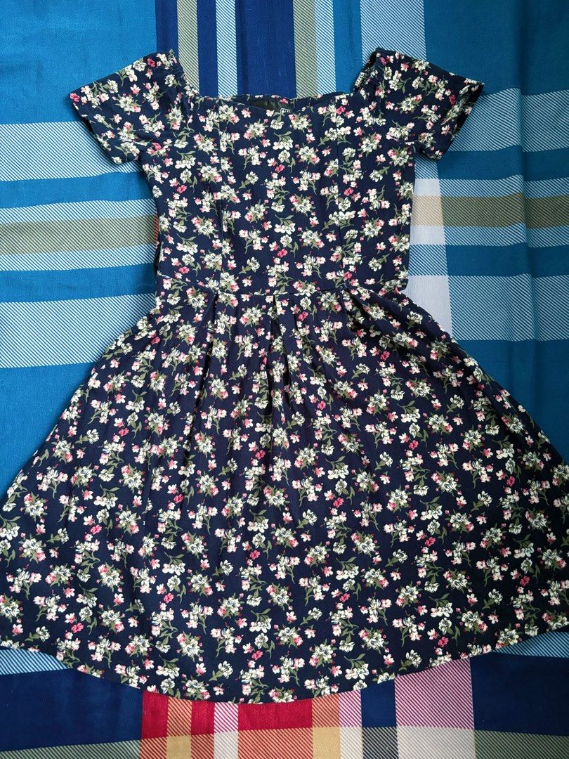2% Dress cute floral (Category: Dresses) located in Makati City. Submitted by ochibichan (Listing ID 1267626673, Image 1). Description: Used only twice in Japan and was just kept in the closet for a long time. Bought for almost 2k pesos. Brand is in Japanese. Selling it since it no longer fits me. Best fits petite and slim adult or teenagers. .