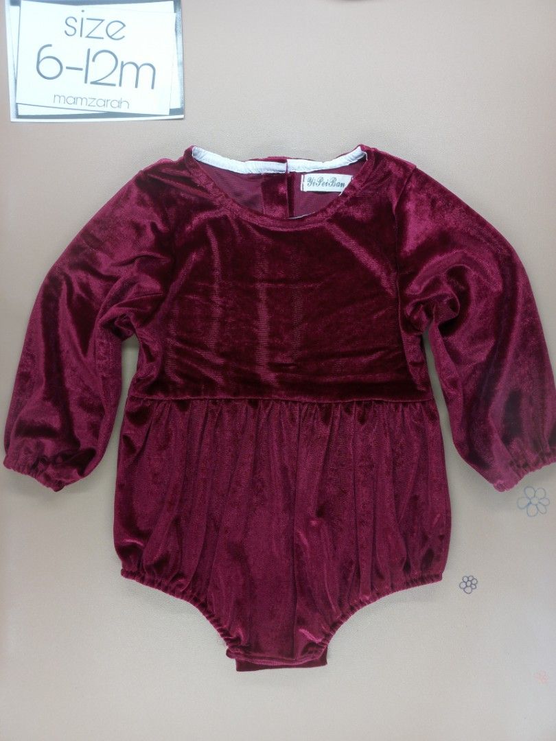 Yi pei ban romper top